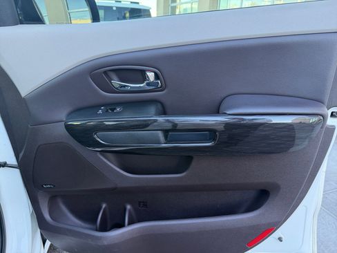 Used 2016 Kia Sedona SX Limited image 16