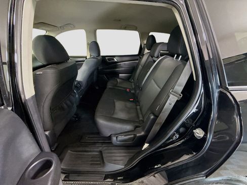 Used 2019 Nissan Pathfinder S AWD/4WD image 25