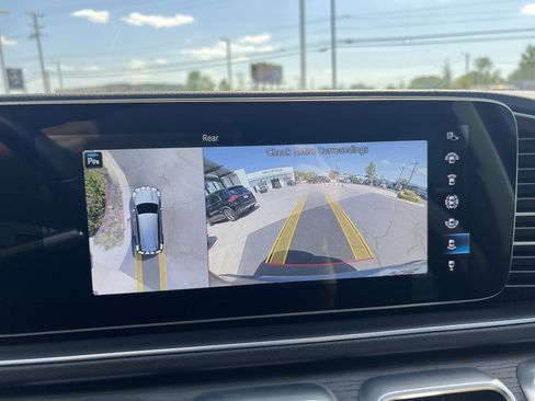 Used 2023 Mercedes-Benz GLS 450 4MATIC image 25