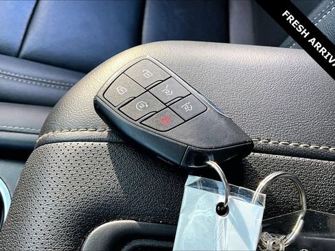 Used 2023 Chevrolet Suburban Premier image 34