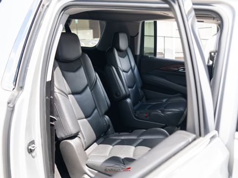 Used 2019 Cadillac Escalade ESV Premium Luxury AWD/4WD image 18