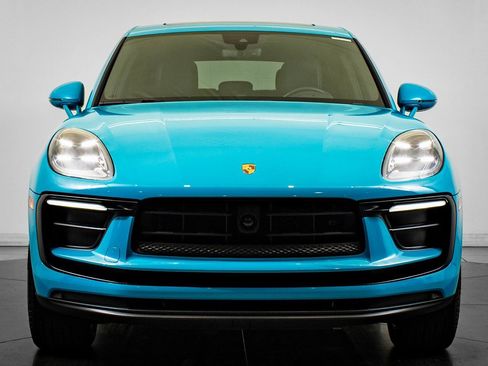 Certified 2023 Porsche Macan image 11