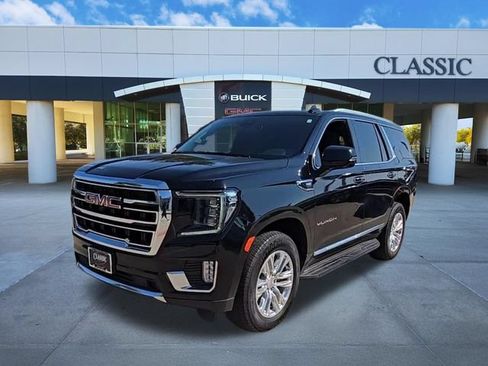Used 2024 GMC Yukon SLT w/ SLT Premium Package AWD/4WD image 3