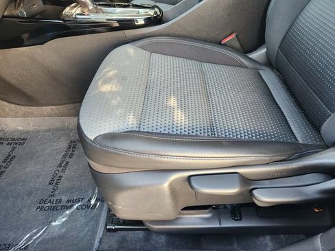 Used 2026 Chevrolet Trax LT w/ LT Convenience Package FWD image 24
