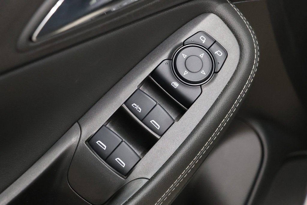 Used 2023 Buick Encore GX Preferred w/ Cold Weather Comfort Package FWD image 19