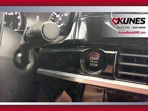 Used 2025 Nissan Pathfinder SV AWD/4WD image 31