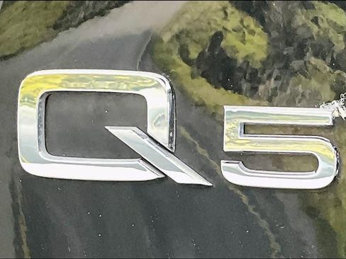 Used 2023 Audi Q5 2.0T Premium Plus w/ Premium Plus Package image 32