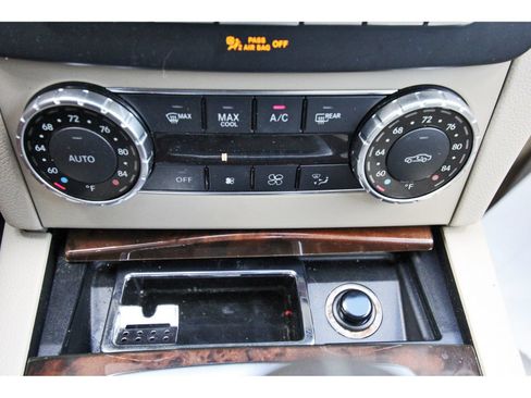 Used 2013 Mercedes-Benz C 250 Sedan image 28