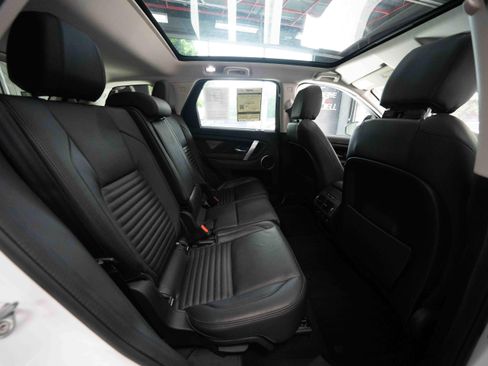 Used 2020 Land Rover Discovery Sport SE AWD/4WD image 25