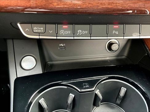 Used 2023 Audi A4 2.0T Premium w/ Convenience Package image 14