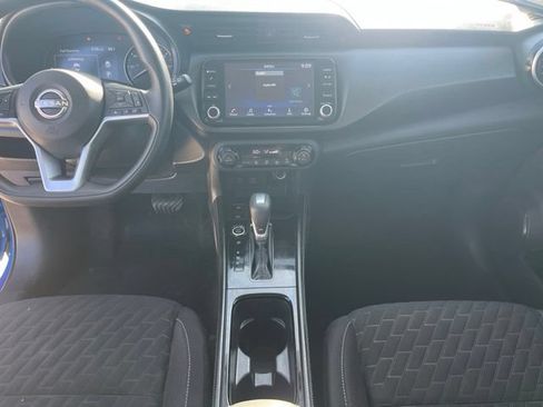 Used 2022 Nissan Kicks SV FWD image 9