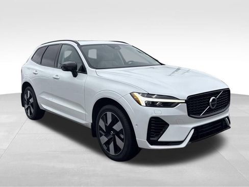 Used 2024 Volvo XC60 T8 Plus w/ Climate Package AWD/4WD image 38