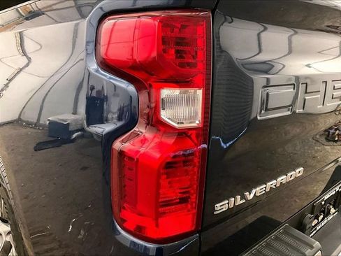 Used 2019 Chevrolet Silverado 1500 LT w/ All-Star Edition AWD/4WD image 28