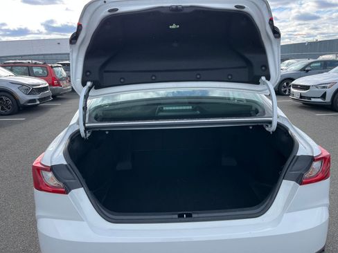 Used 2025 Toyota Camry LE image 30