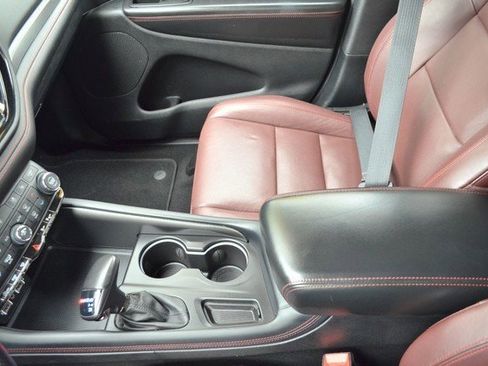 Used 2024 Dodge Durango GT image 25