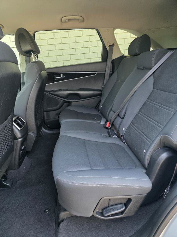 Used 2016 Kia Sorento AWD w/ LX Convenience Package image 11