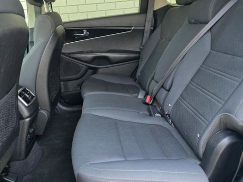 Used 2016 Kia Sorento AWD w/ LX Convenience Package image 11