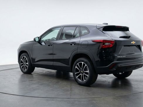 Used 2025 Chevrolet TrailBlazer LT image 6