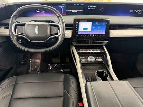 Used 2024 Lincoln Nautilus Premier image 20