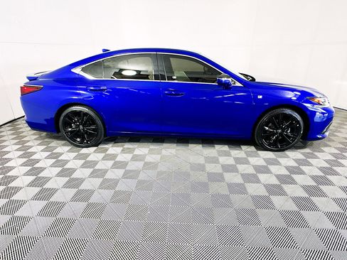 Used 2023 Lexus ES 350 F Sport image 2