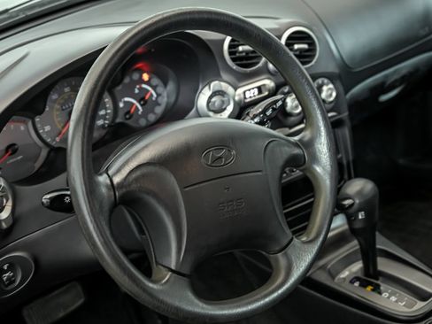 Used 2001 Hyundai Tiburon FWD image 15