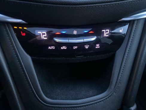 Used 2018 Cadillac XT5 Luxury w/ Driver Awareness Package image 19