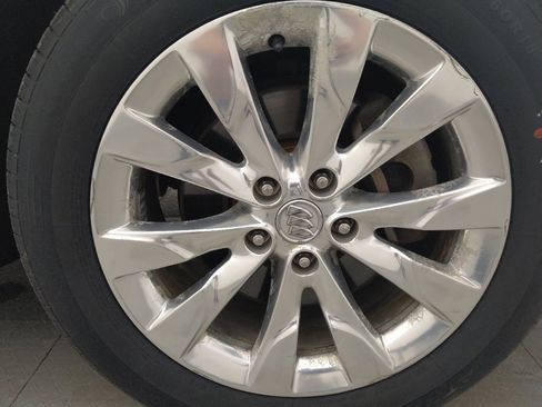 Used 2017 Buick Envision Essence FWD image 31