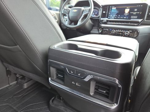 Used 2025 Chevrolet Silverado 1500 High Country w/ Technology Package AWD/4WD image 31