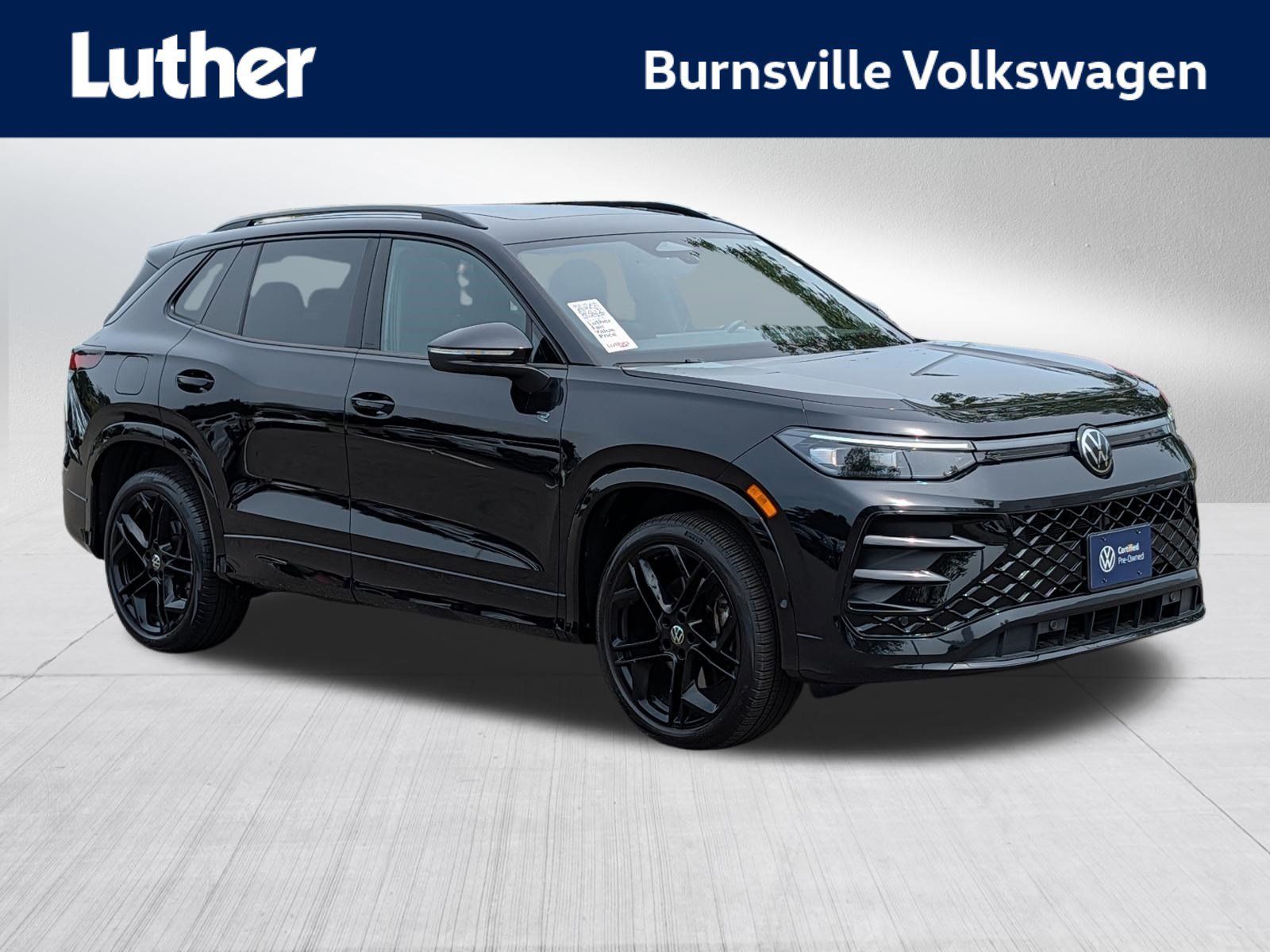 Certified 2025 Volkswagen Tiguan SE R-Line AWD/4WD image 1