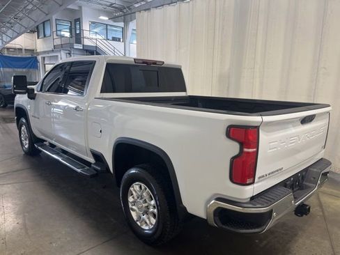 Used 2025 Chevrolet Silverado 2500 LTZ w/ LTZ Premium Package AWD/4WD image 3