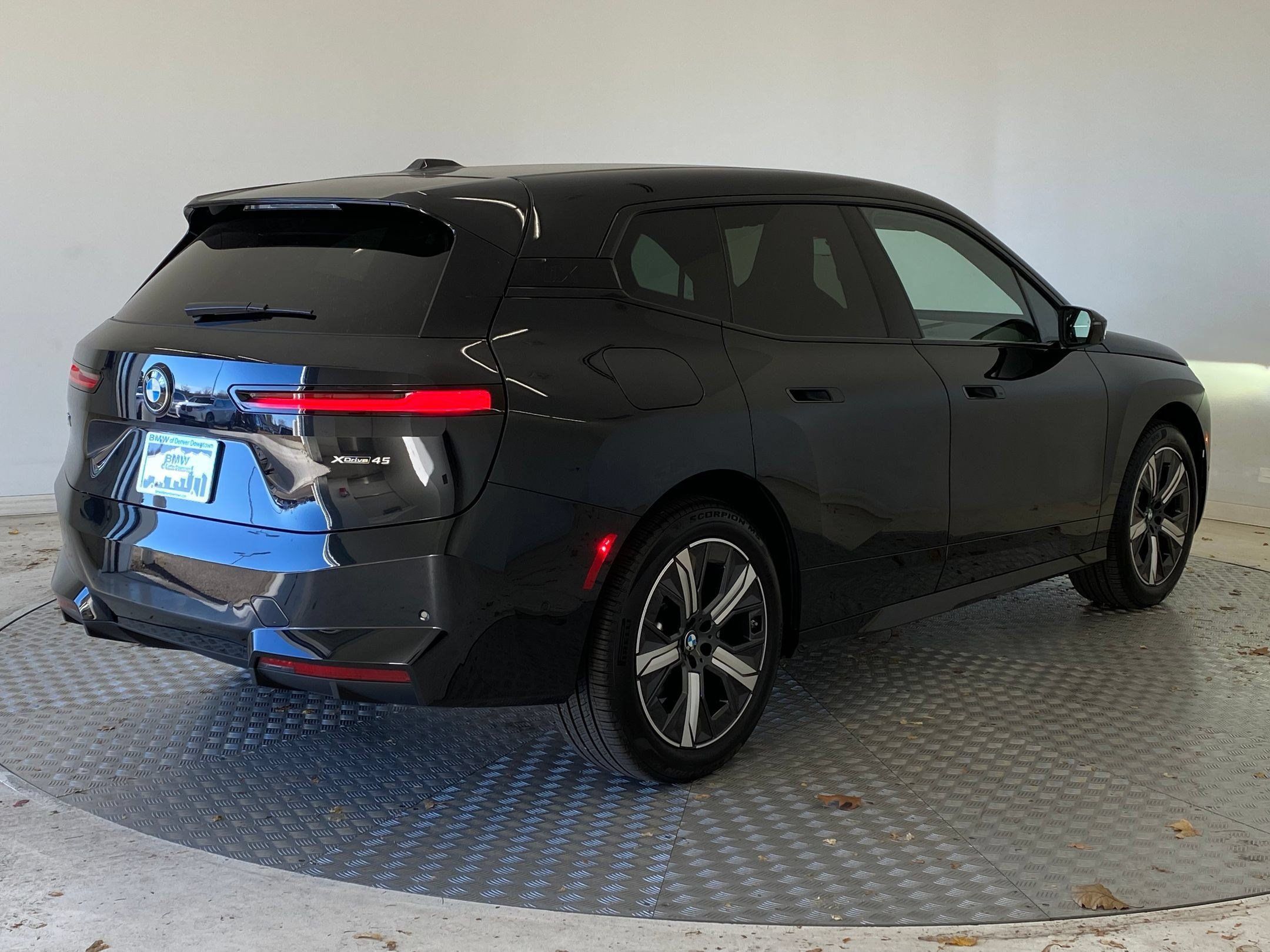 Used 2026 BMW iX xDrive45 AWD/4WD image 8