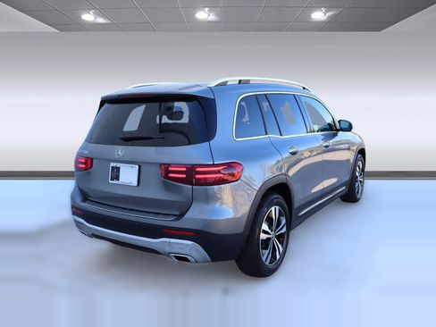 New 2025 Mercedes-Benz GLB 250 image 7