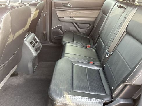 Certified 2022 Volkswagen Atlas Cross Sport SE image 13