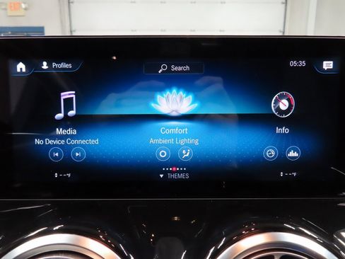 Used 2022 Mercedes-Benz GLB 250 4MATIC image 18