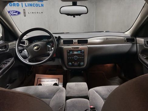 Used 2008 Chevrolet Impala LT FWD image 2