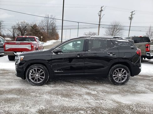 Used 2023 GMC Terrain SLT image 8