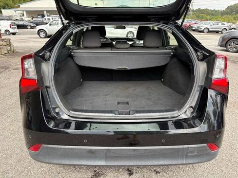 Used 2020 Toyota Prius LE image 23