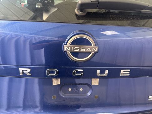 Used 2023 Nissan Rogue SV FWD image 12