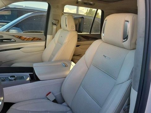 Certified 2024 Cadillac Escalade Premium Luxury Platinum image 11