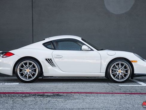 Used 2011 Porsche Cayman image 9
