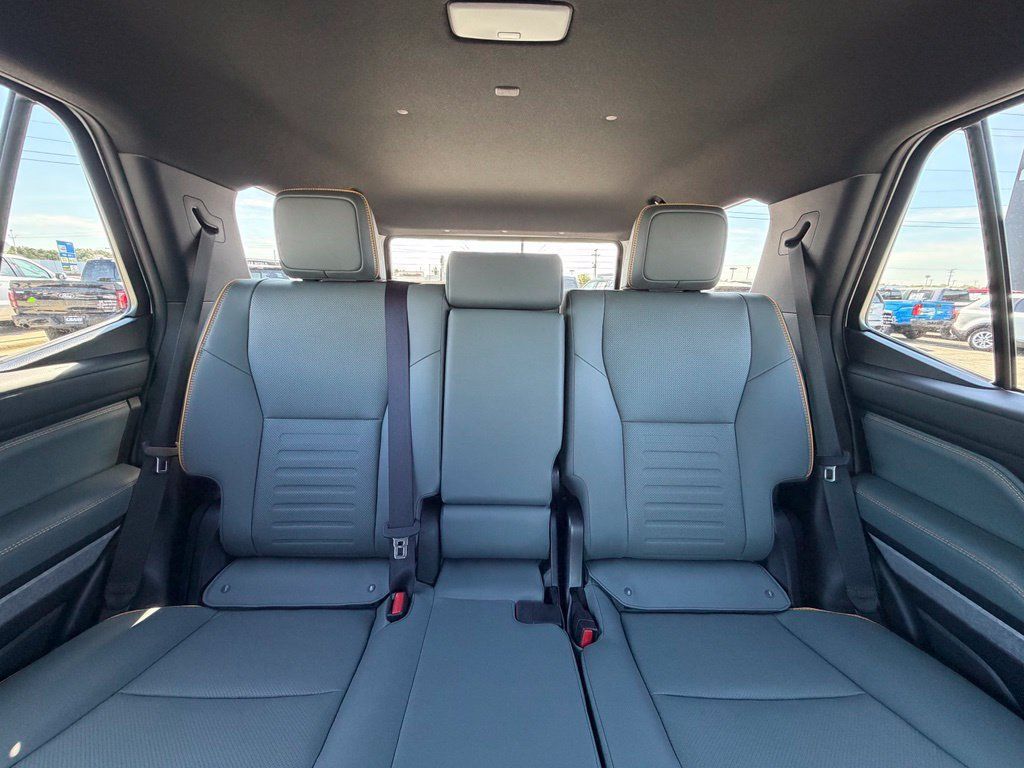 Used 2025 Toyota 4Runner Trailhunter AWD/4WD image 29