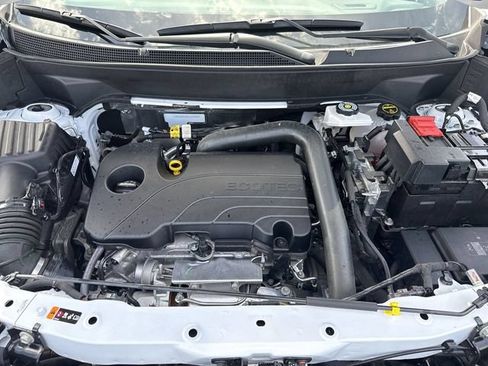 Used 2025 Chevrolet Equinox LT AWD/4WD image 24