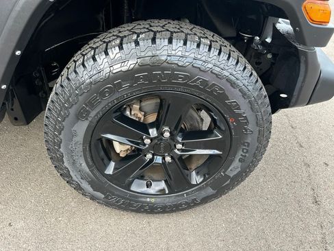 Used 2022 Jeep Wrangler Unlimited Sport AWD/4WD image 25