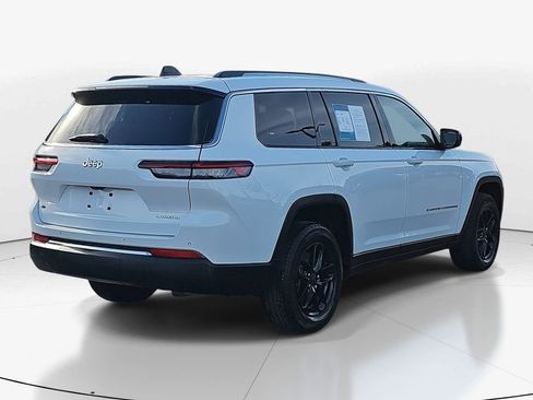 Used 2023 Jeep Grand Cherokee L Laredo image 5