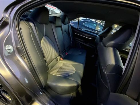 Used 2023 Toyota Camry SE w/ Convenience Package image 19