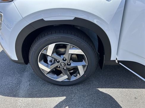 New 2025 Hyundai Venue Limited image 30