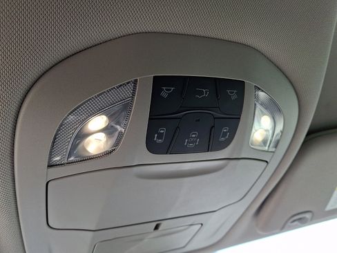 Used 2024 Chrysler Pacifica Touring-L FWD image 20
