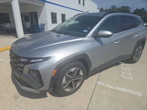 Used 2025 Hyundai Tucson SEL FWD image 3