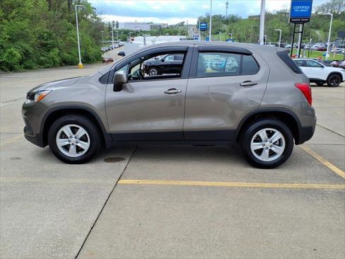 Used 2021 Chevrolet Trax LS AWD/4WD image 5