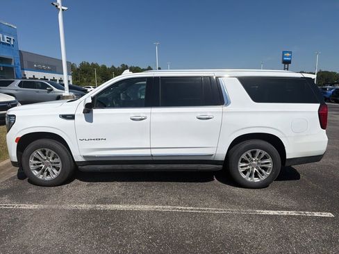 Used 2024 GMC Yukon XL SLT image 2
